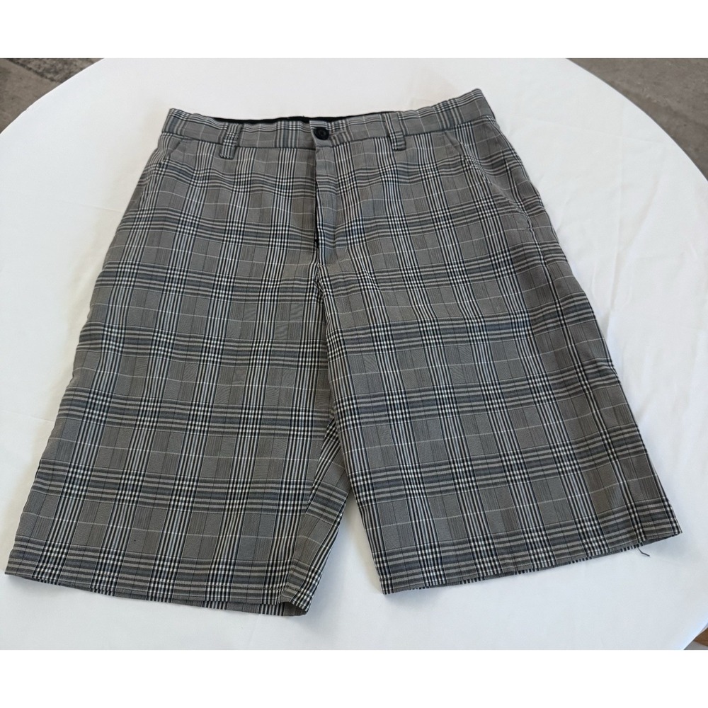 NWOT Travis Mathew Shorts Mens Sz 30 Plaid 10" Inseam Casual Performance Golf